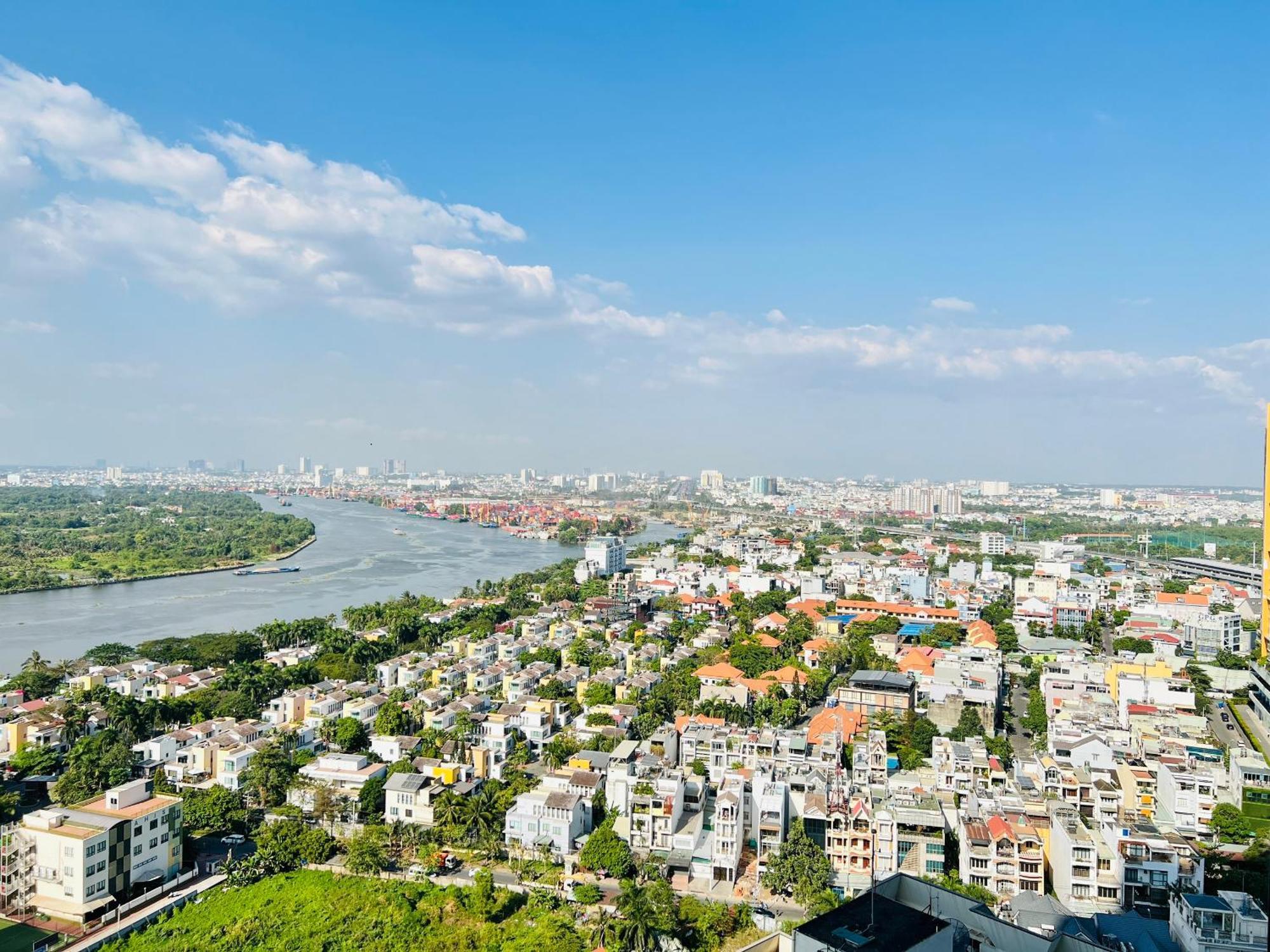 Nu In Lumiere Riverside - District 2 *